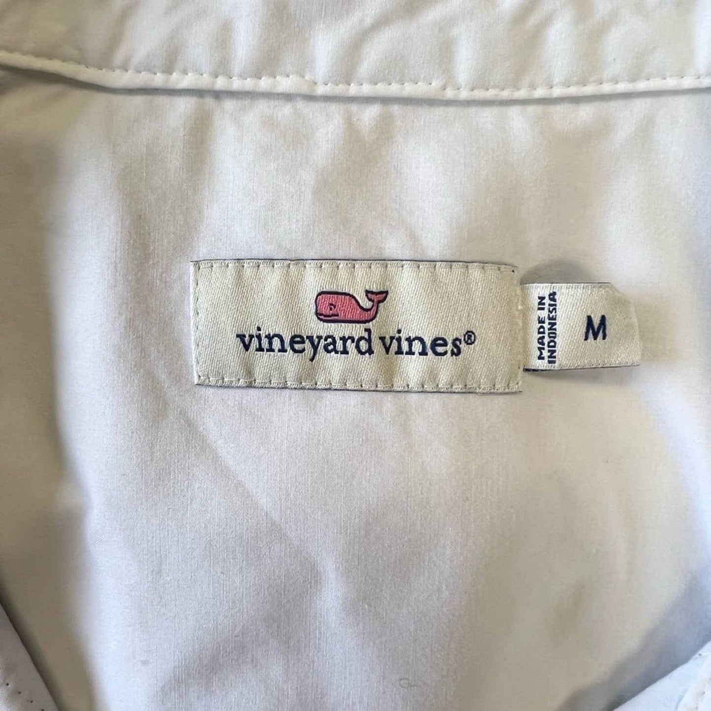 Vineyard Vine collar shirt SZ MED