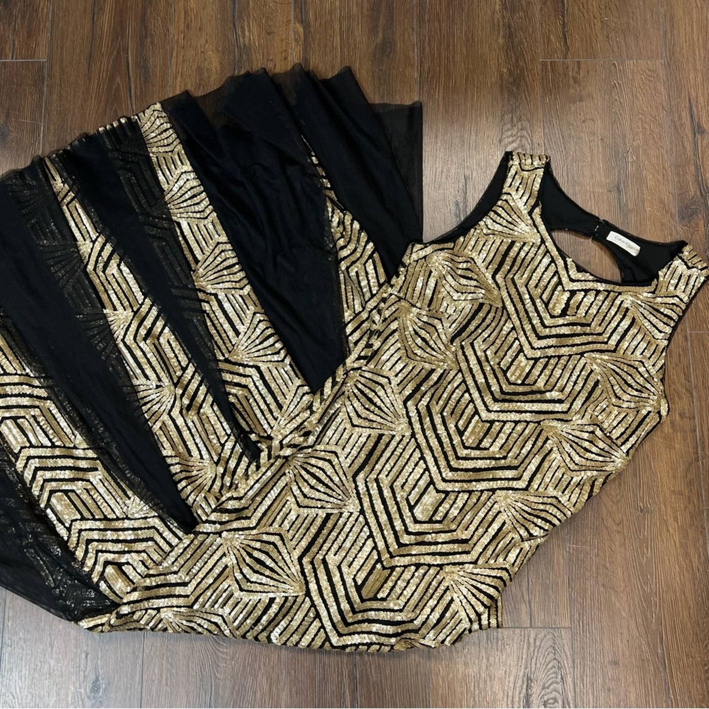 Calvin Klein A-line Sleeveless Boat Neck Long gold sequin Party Dress. SZ 12