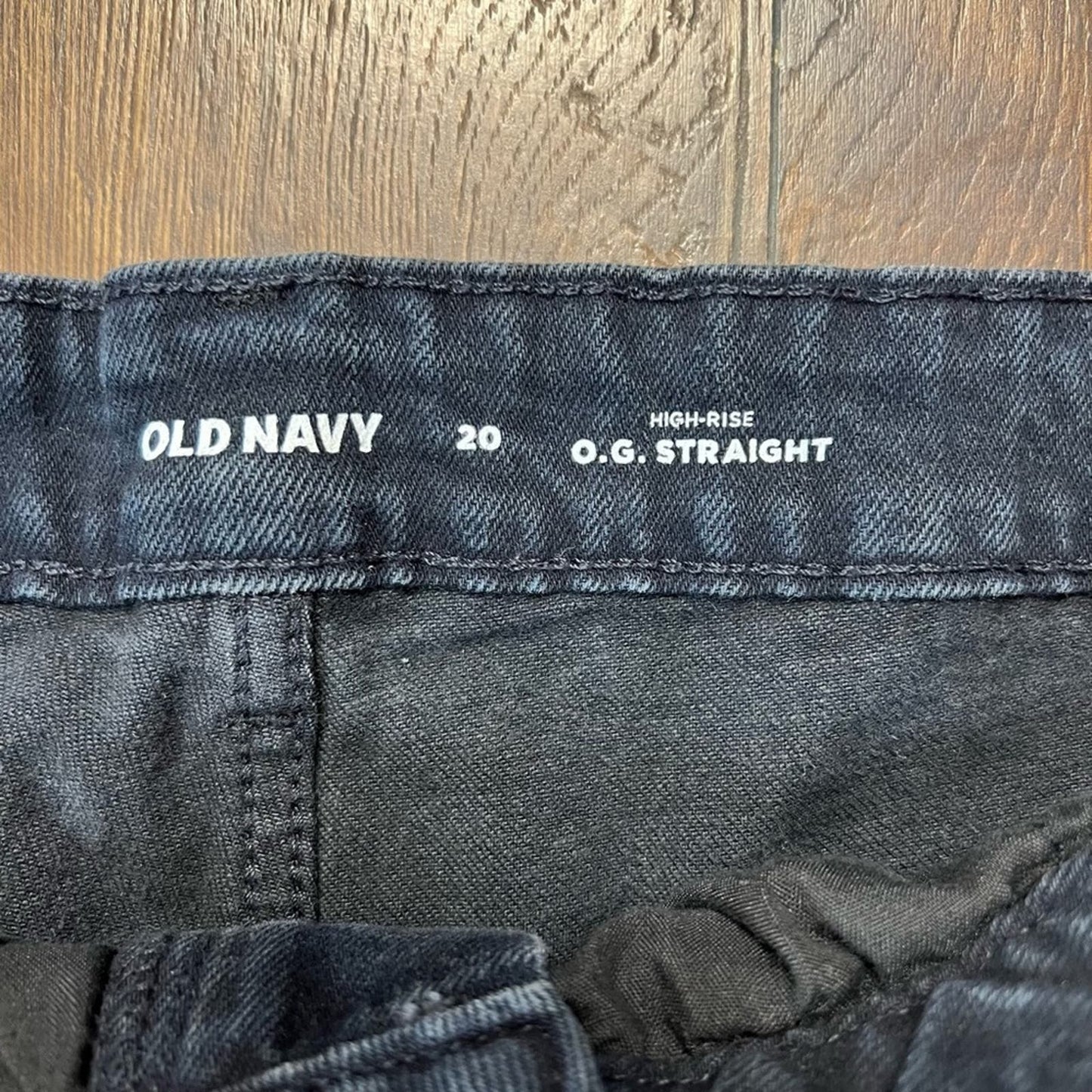 Old Navy black denim short SZ 20