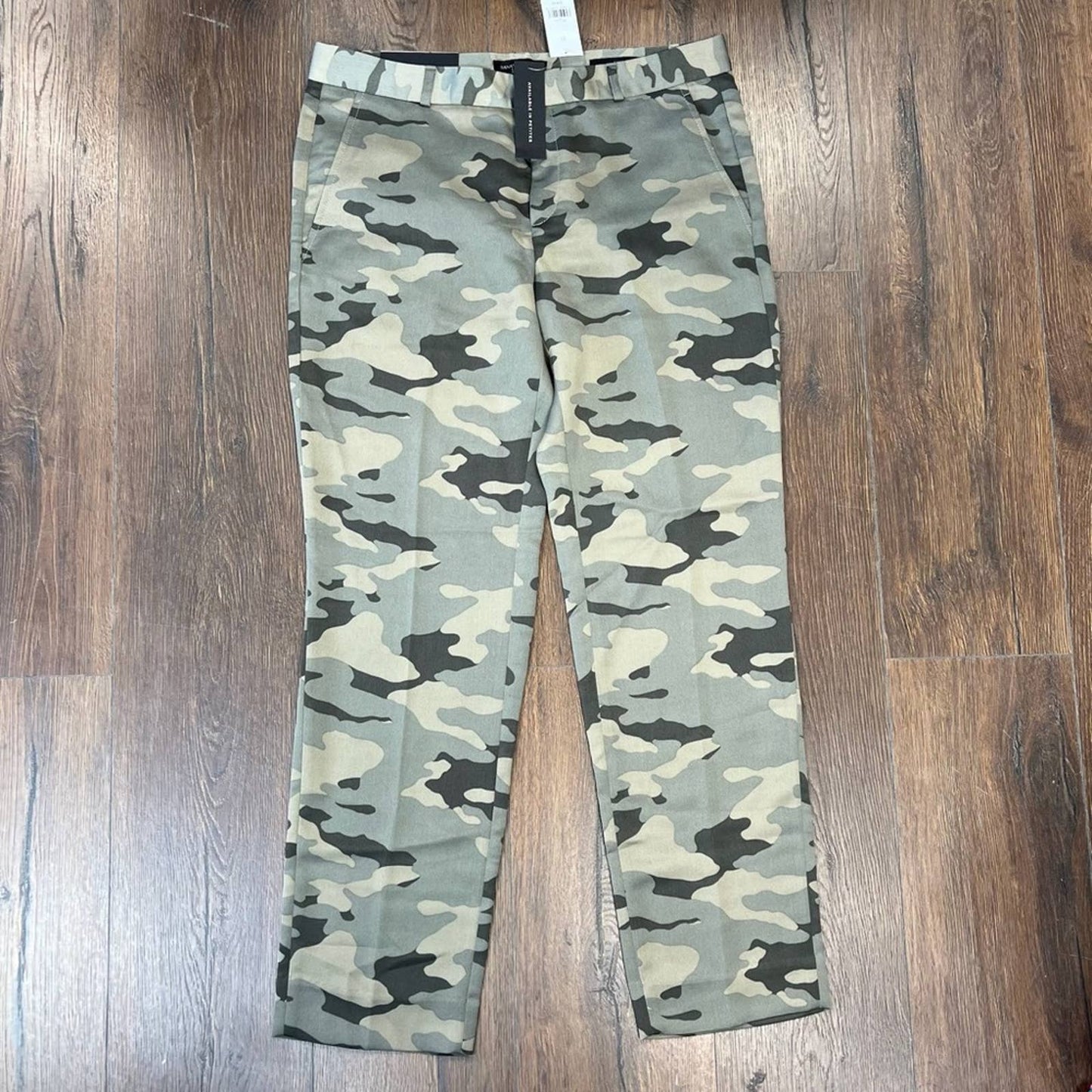 🆕 Banana Republic Ryan camo pants SZ 10