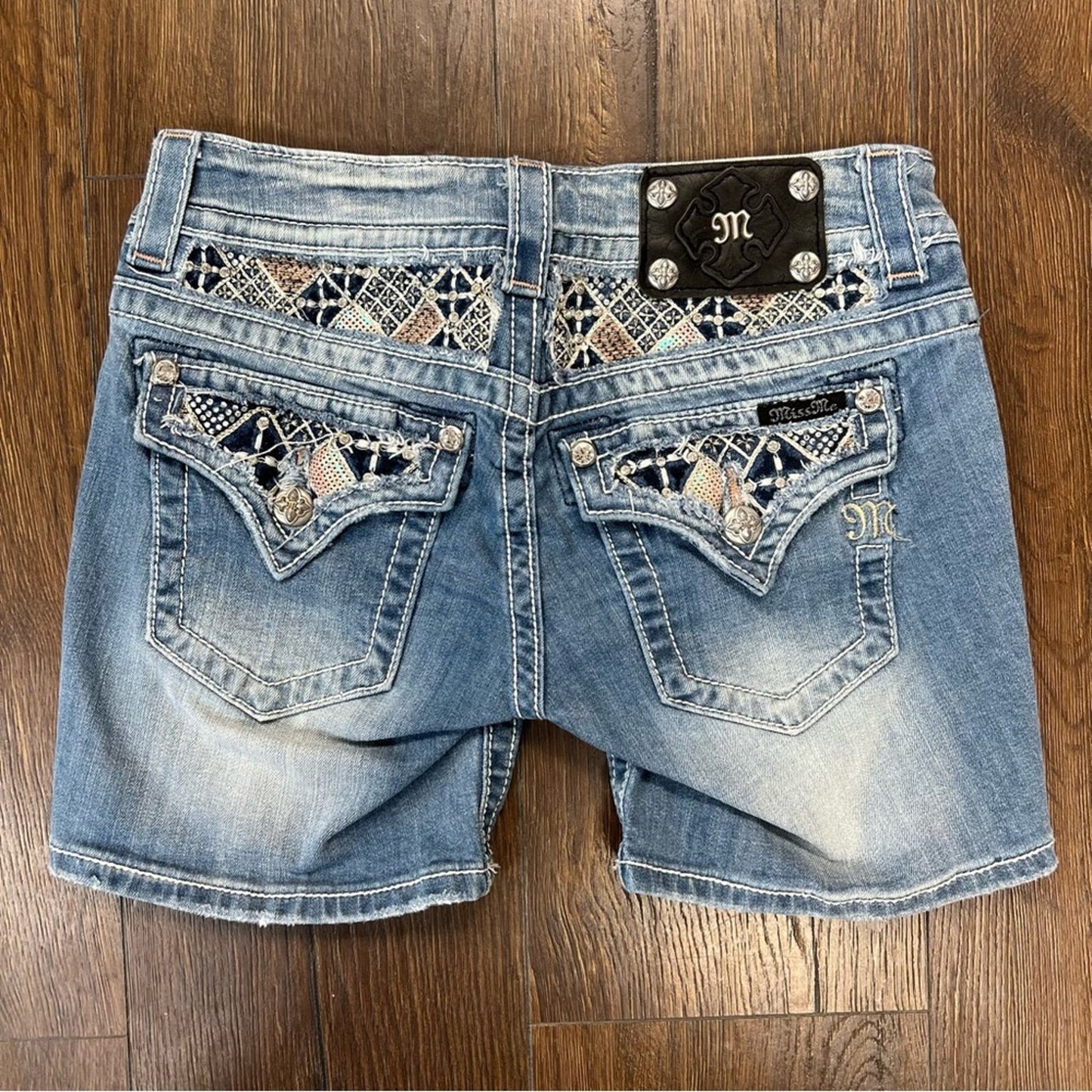 Miss me mid rise denim shorts SZ 26/2