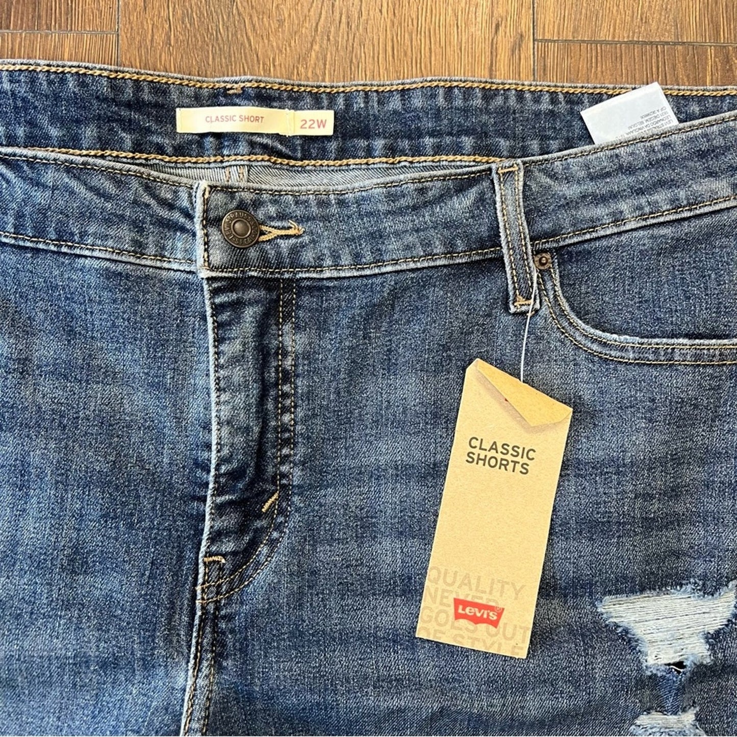 🆕 Levi’s plus size classic midrise jeans SZ 22W
