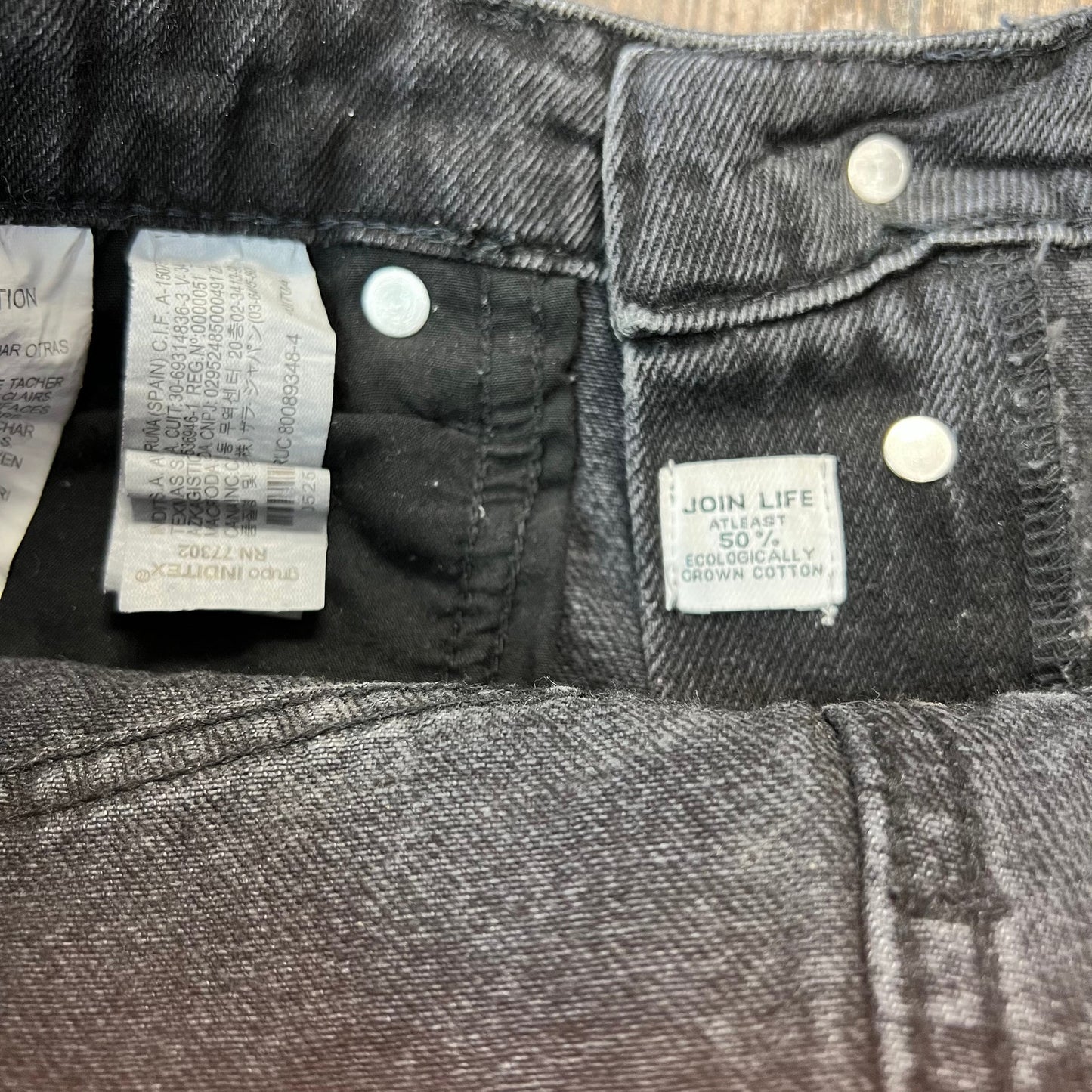 Zara button fly black denim shorts SZ 6