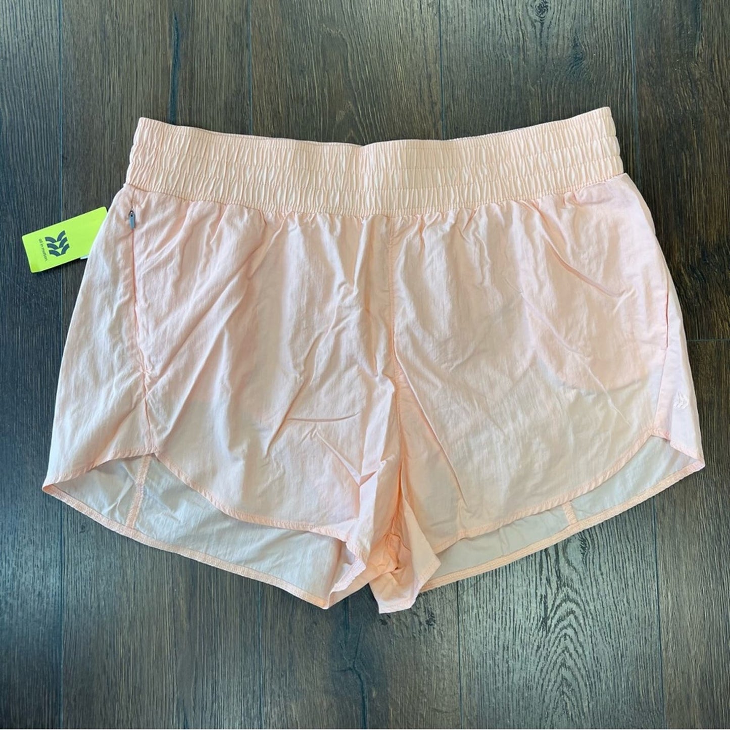 🆕 All in motion high rise 3” shorts SZ XXL