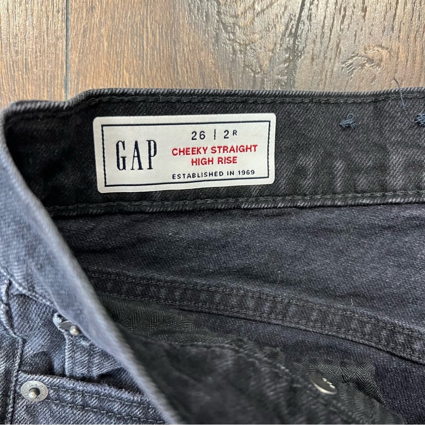 Gap High Rise Cheeky Straight Jeans with Washwell SZ 26/2