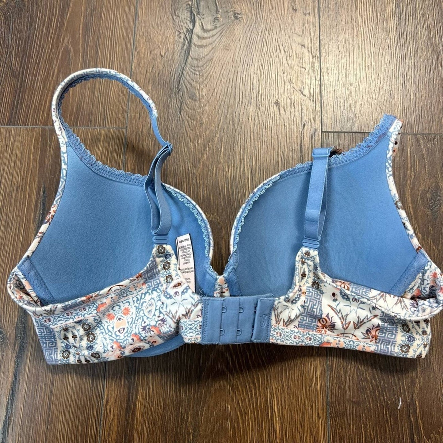 Victoria Secret body by Victoria perfect shape bra SZ 36C