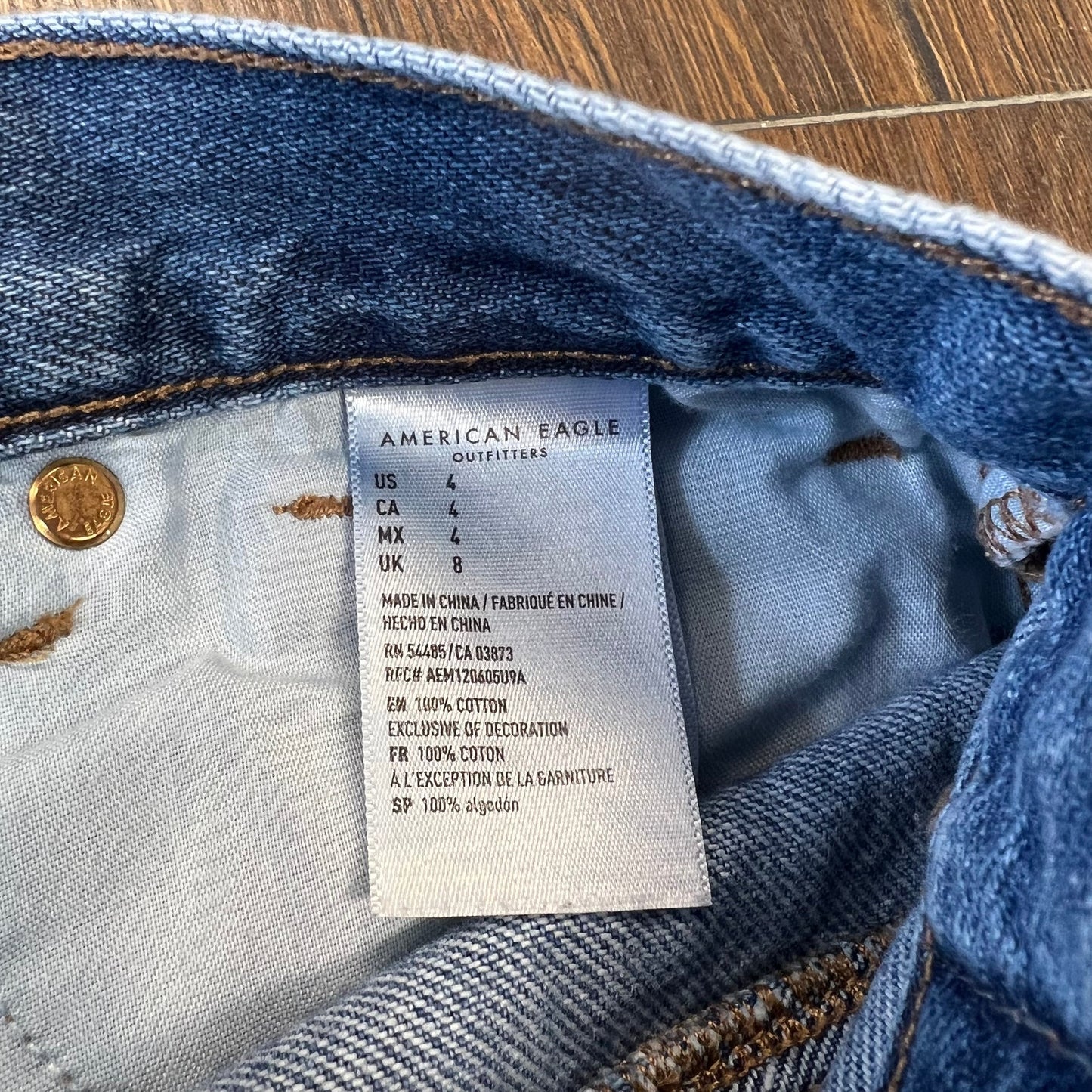 American eagle mom shorts SZ 4