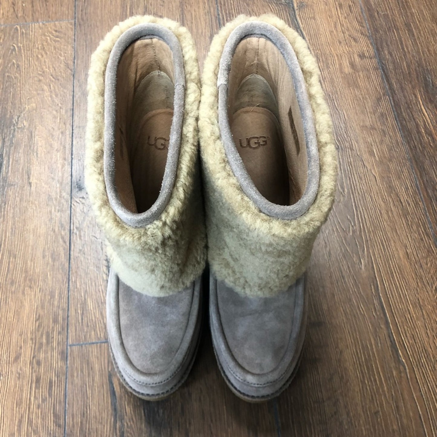 NEW UGG Colden Sherling cuff wedge boots in Taupe Size 10