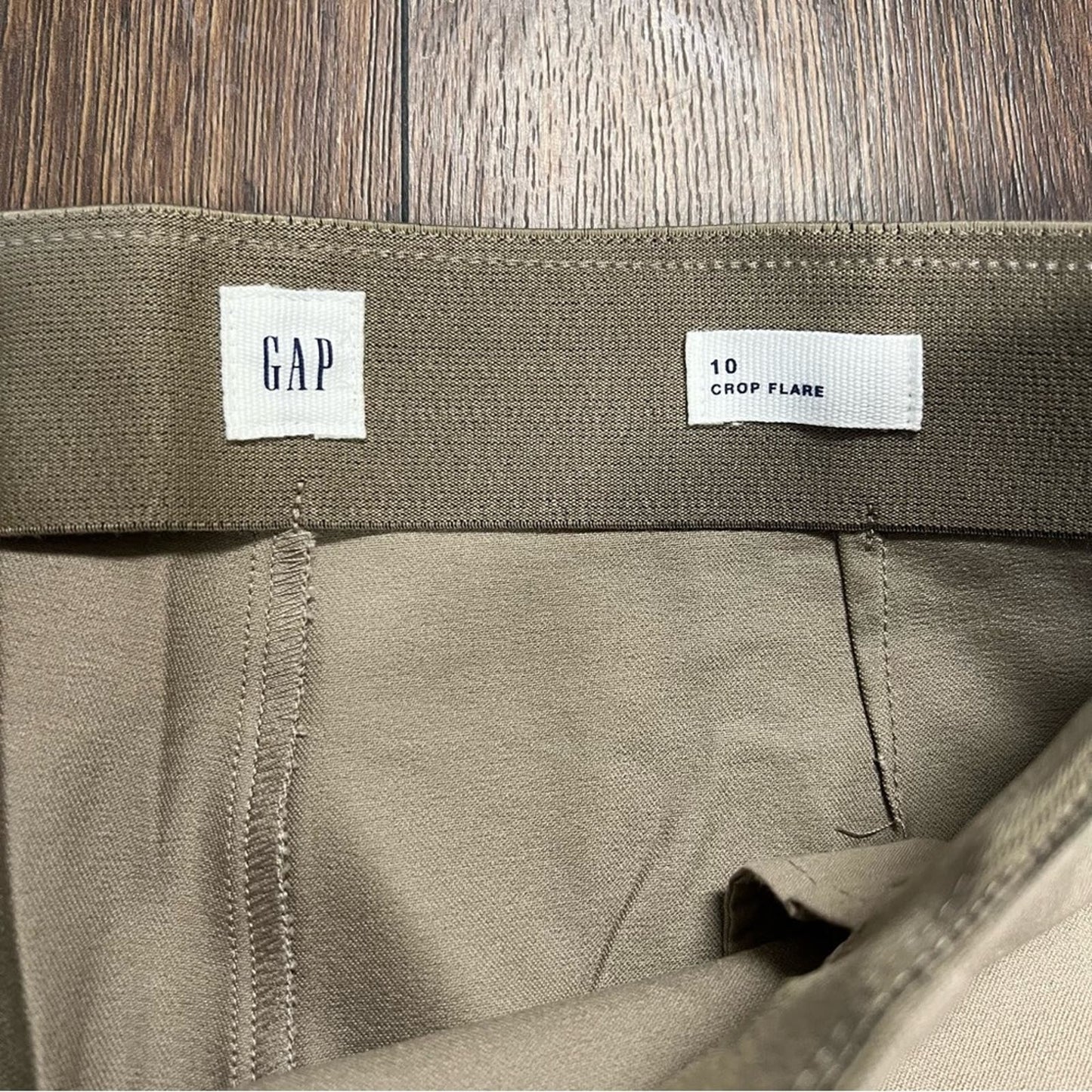 🆕 GAP tan crop flare pant SZ 10