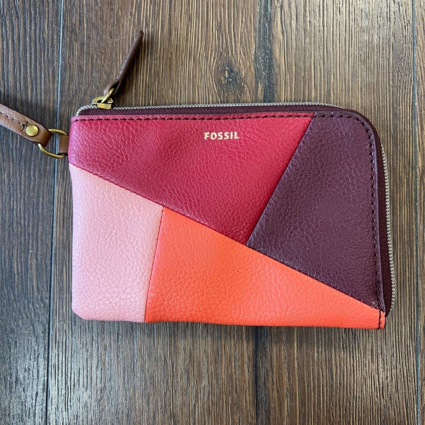 🆕 Fossil colorblock wristlet