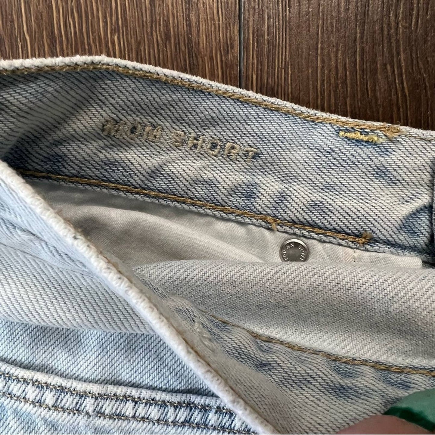 American Eagle mom shorts SZ 4