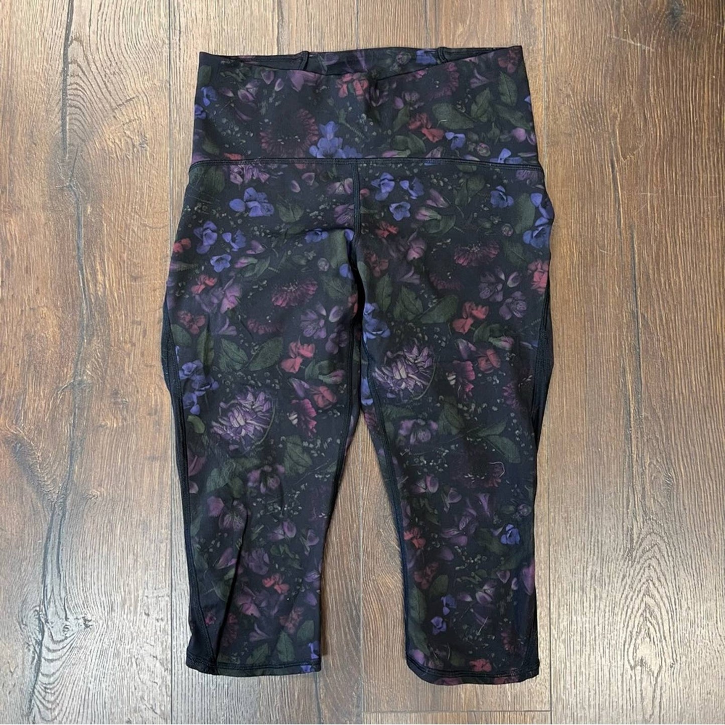 Lululemon Train Times Crop (17") Frozen Flourish Multi / Black SZ 8