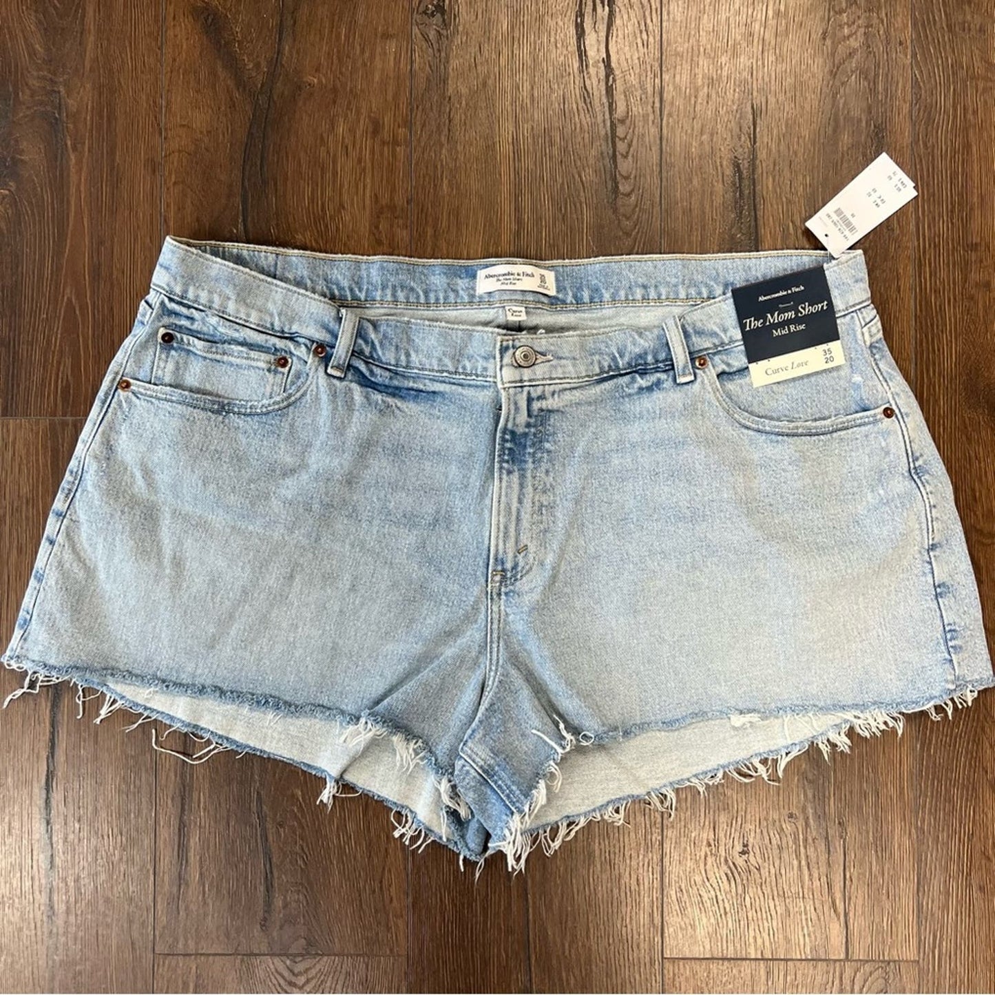🆕 Abercrombie and Fitch curvy love Mid Rise Mom Short SZ 35/20