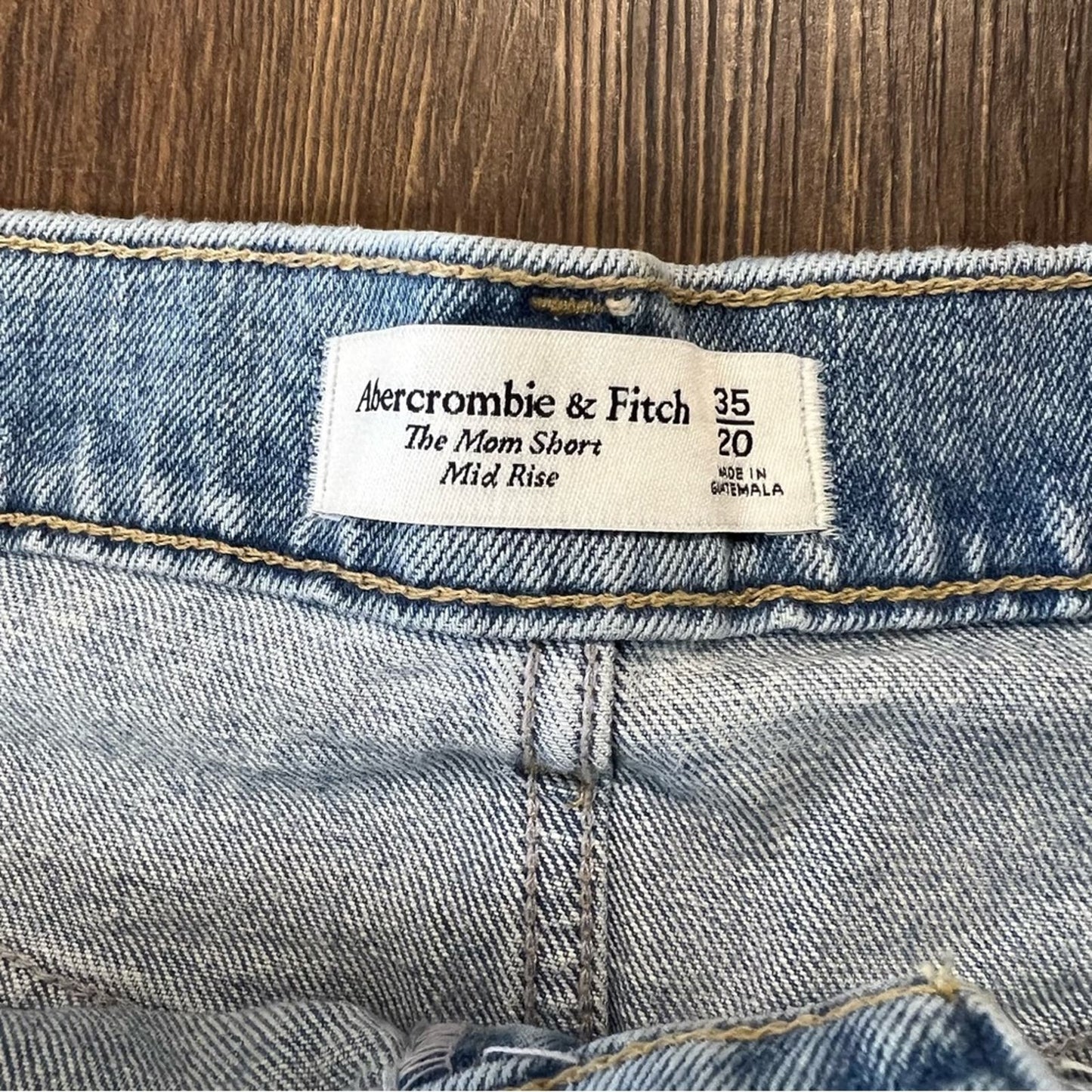 🆕 Abercrombie and Fitch Mid Rise Mom Short SZ 35/20