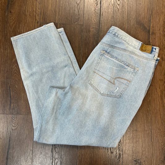 American Eagle light was mom jeans SZ 20