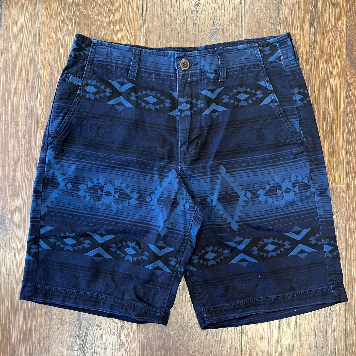 American Eagle aztec shorts SZ 30