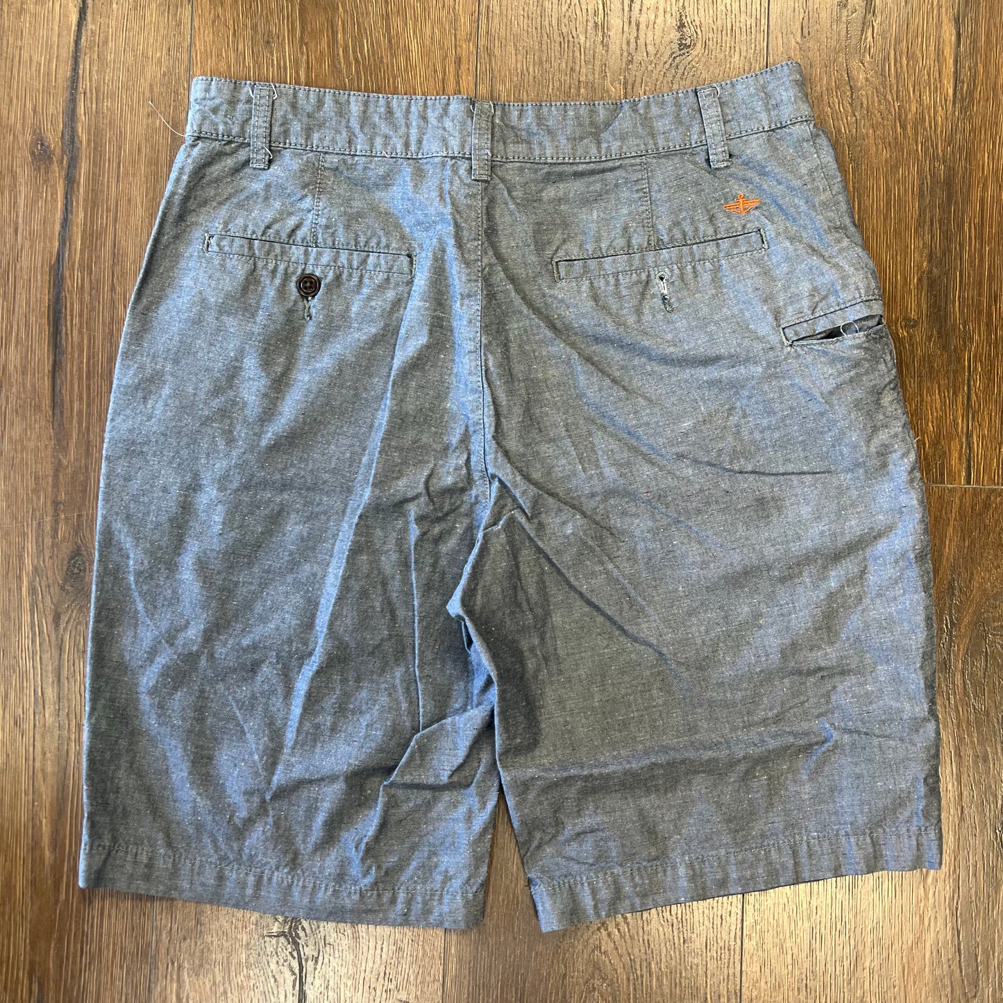 Docker flat front shorts SZ 32