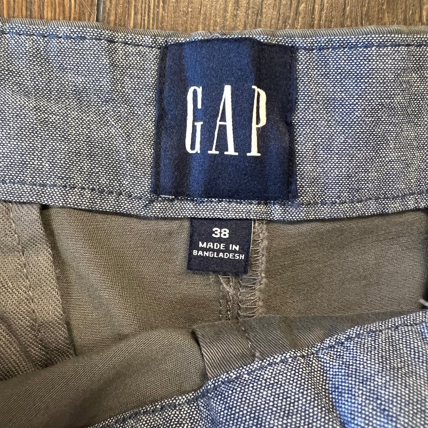 Gap flat front shorts SZ 38