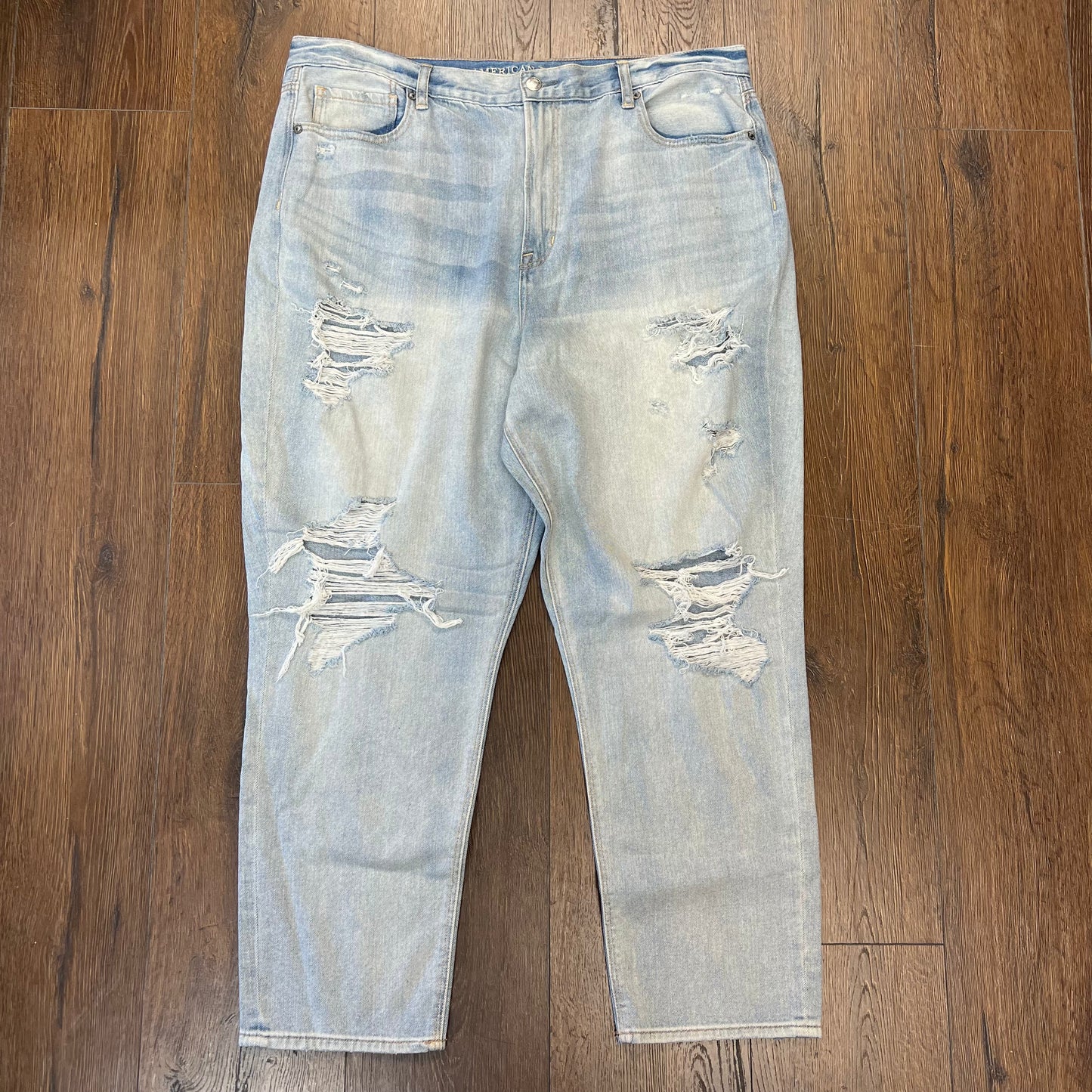 American Eagle light was mom jeans SZ 20
