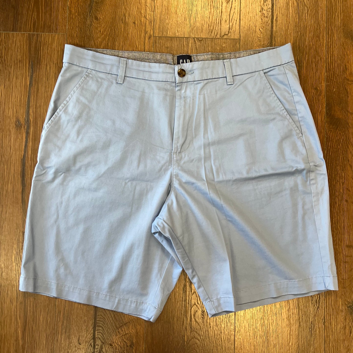 Gap flat front shorts SZ 38