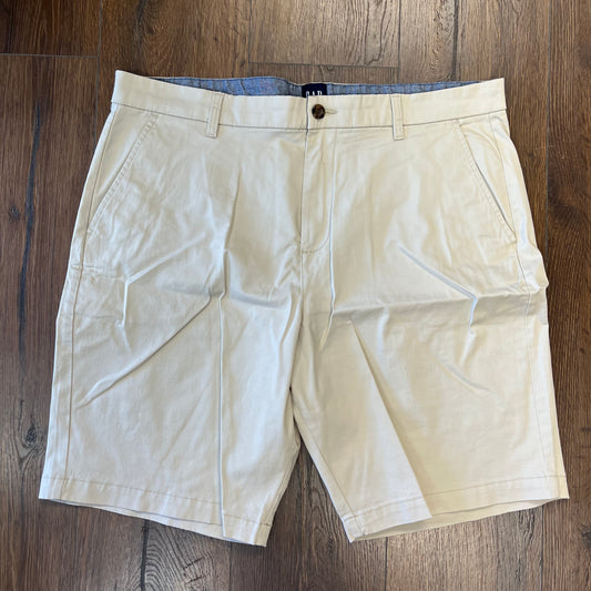 Gap flat front shorts SZ 38