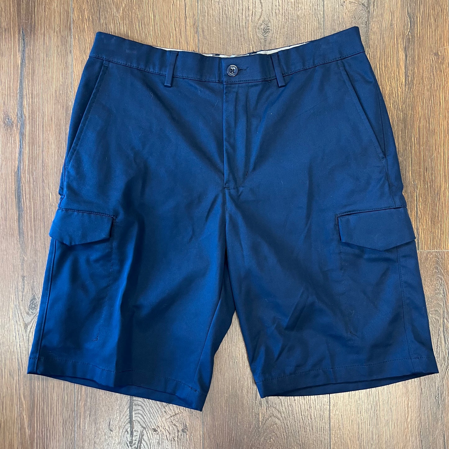 Greg Norman gold shorts SZ 30