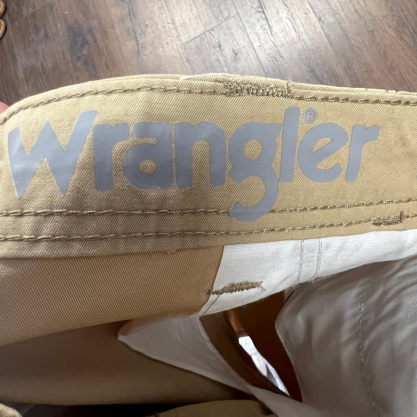 Wrangler outdoor shorts SZ 42