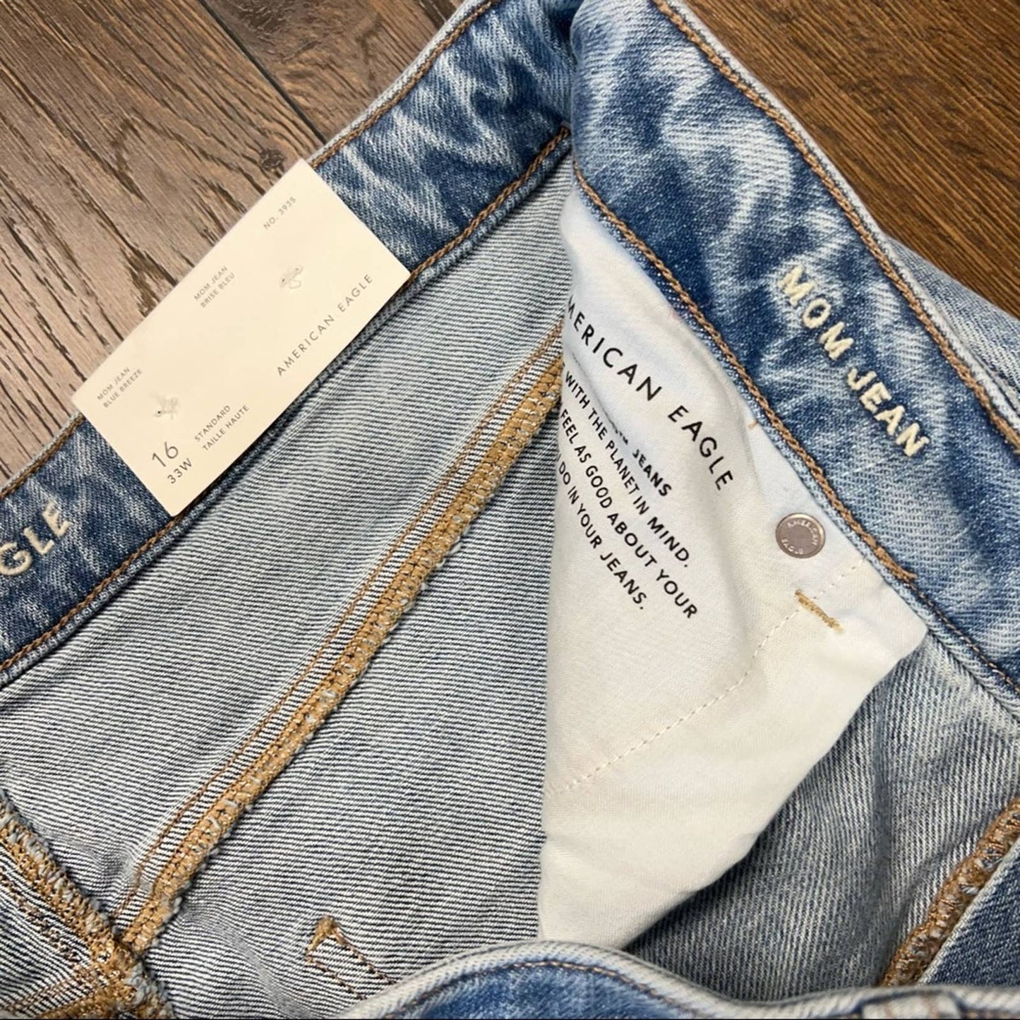 🆕 American Eagle mom jeans SZ 16