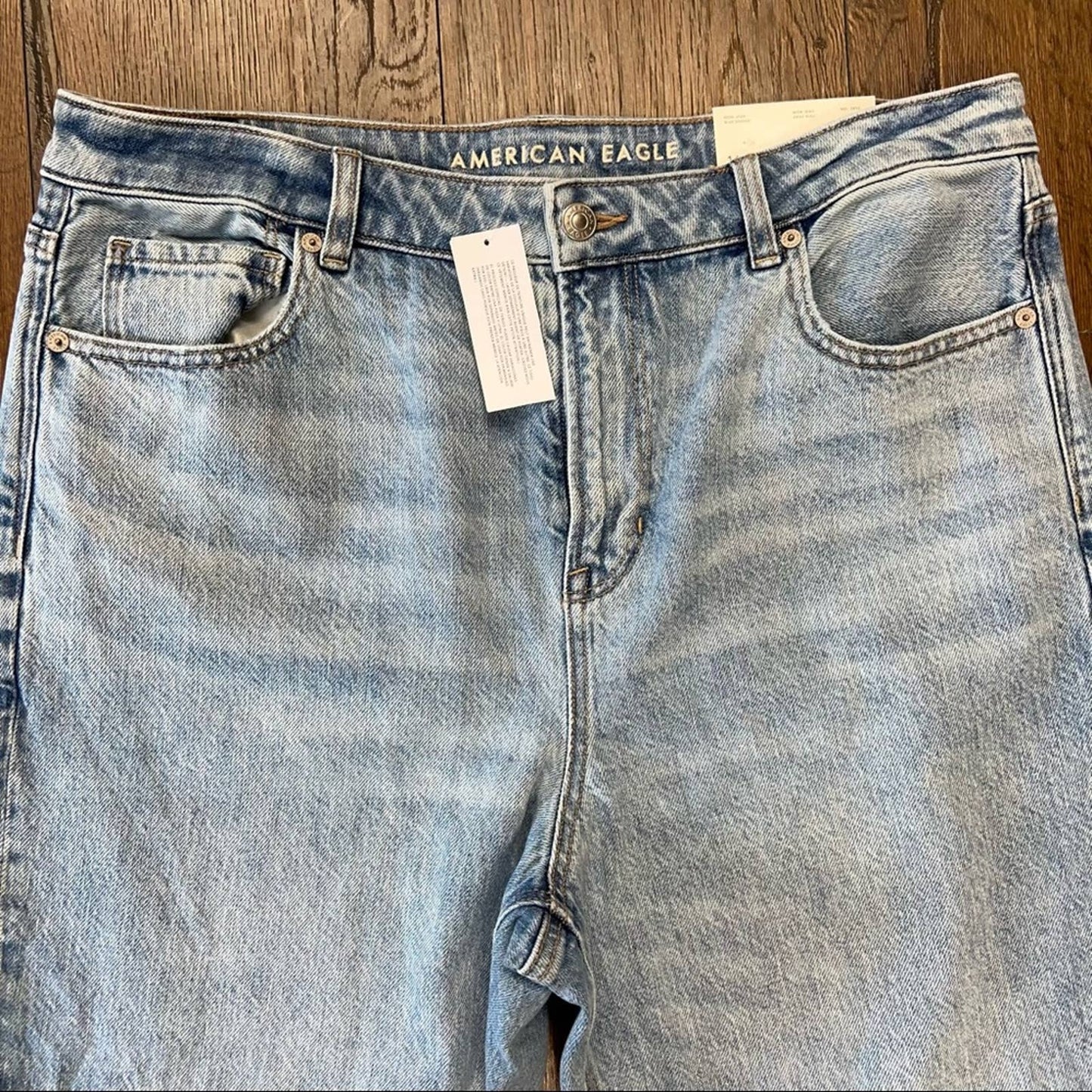 🆕 American Eagle mom jeans SZ 16