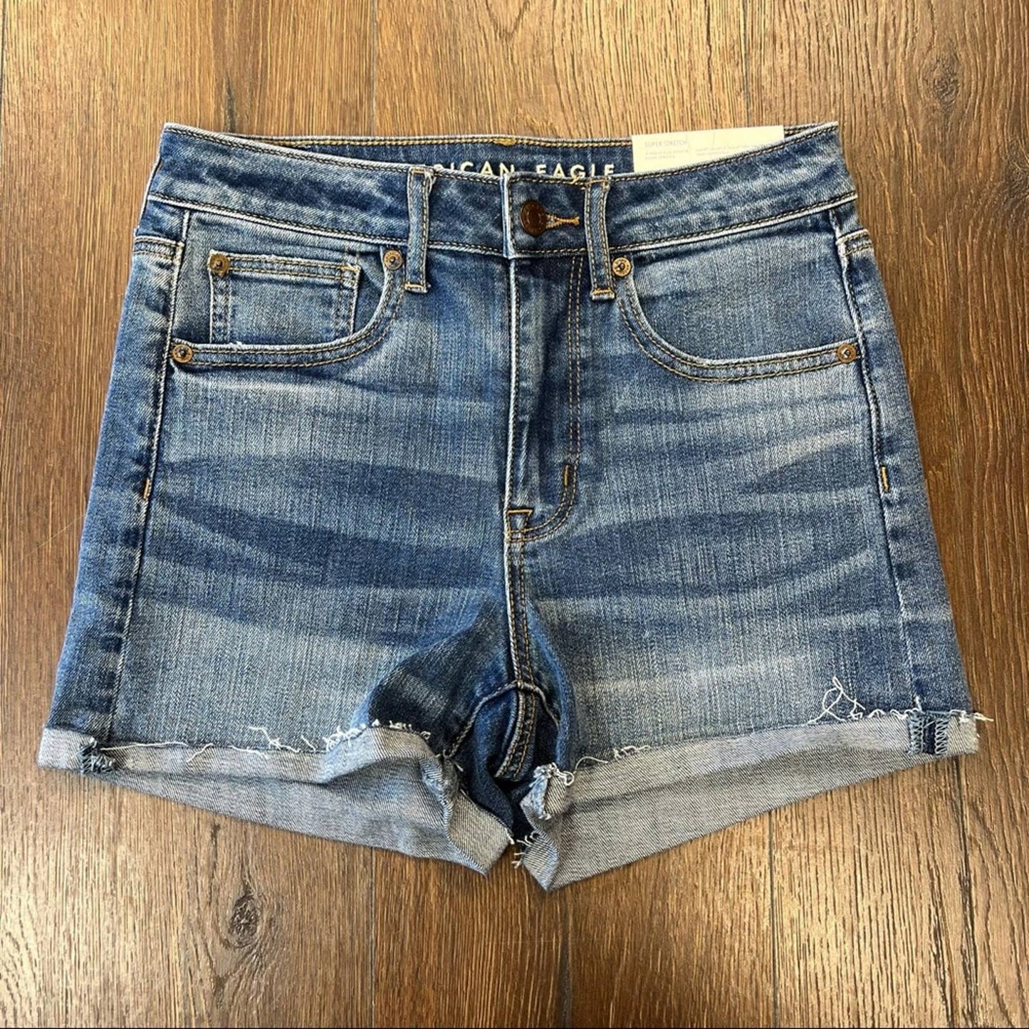 🆕 American Eagle super high-rise Shortie SZ 2