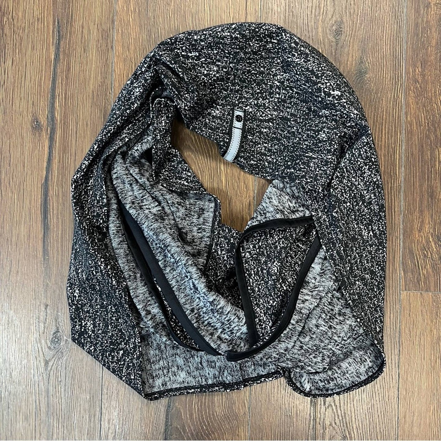 Lululemon Vinyasa Wrap Running Luon Suited Jacquard Black White / Black