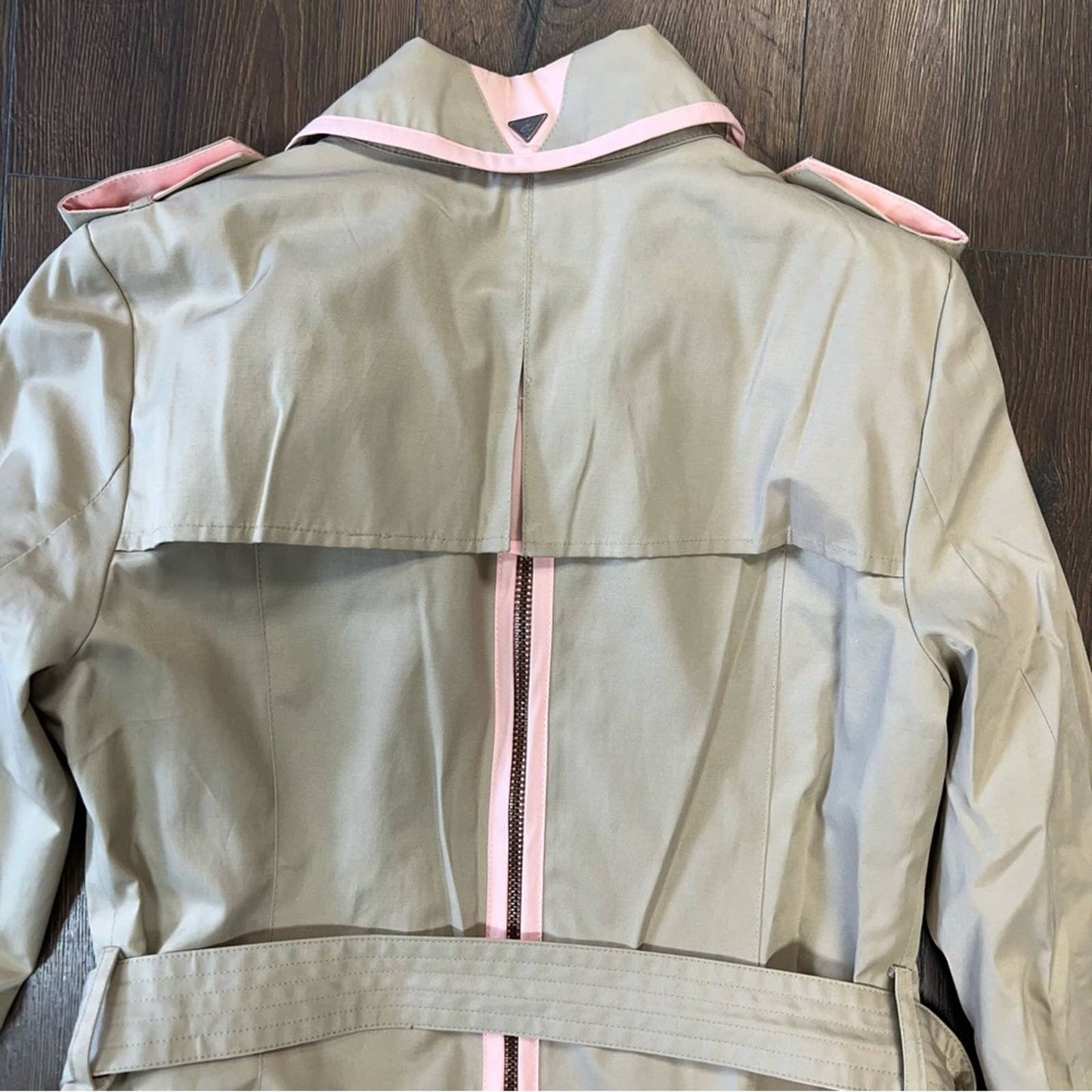 Sam Edelman Gigi tan trench coat with pink trim SZ MED