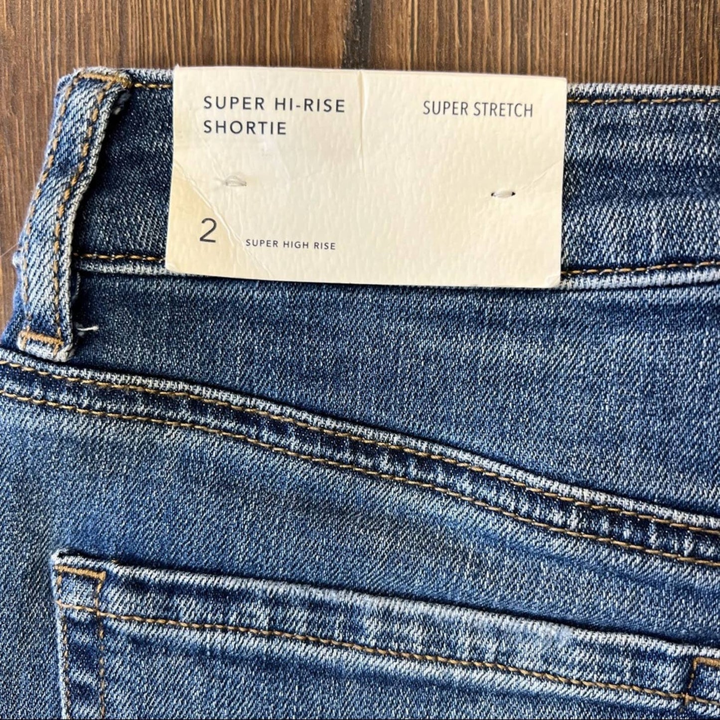 🆕 American Eagle super high-rise Shortie SZ 2
