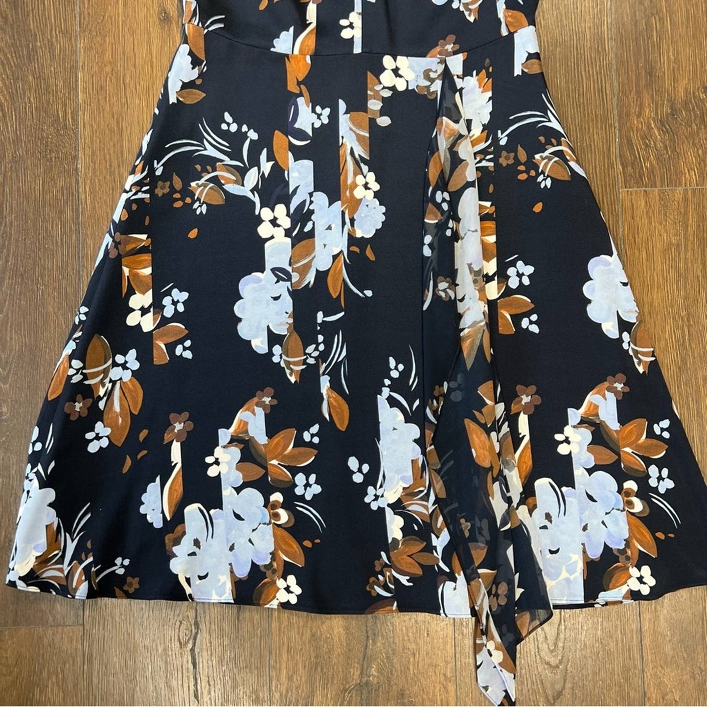St John cap sleeve painted floral print dress in navy multi SZ 6