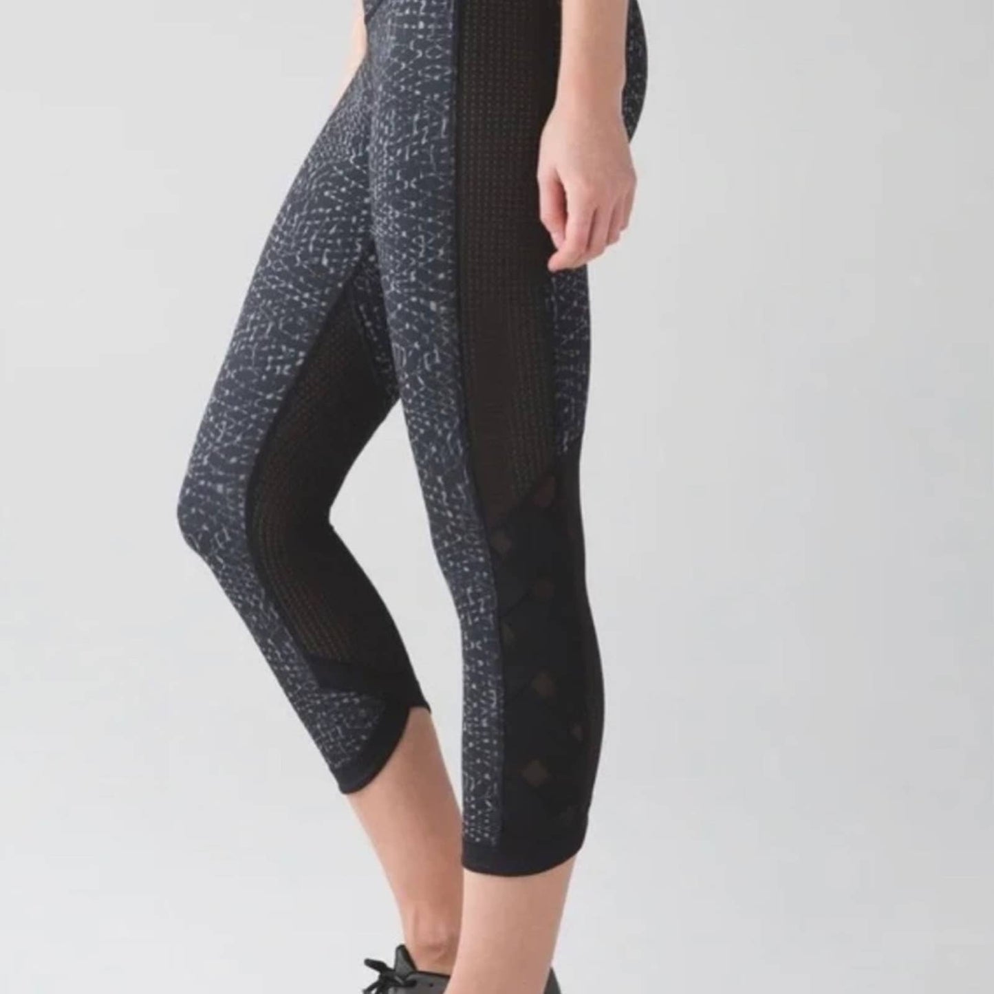 Lululemon Var-City Crop Samba Snake leggings SZ 10