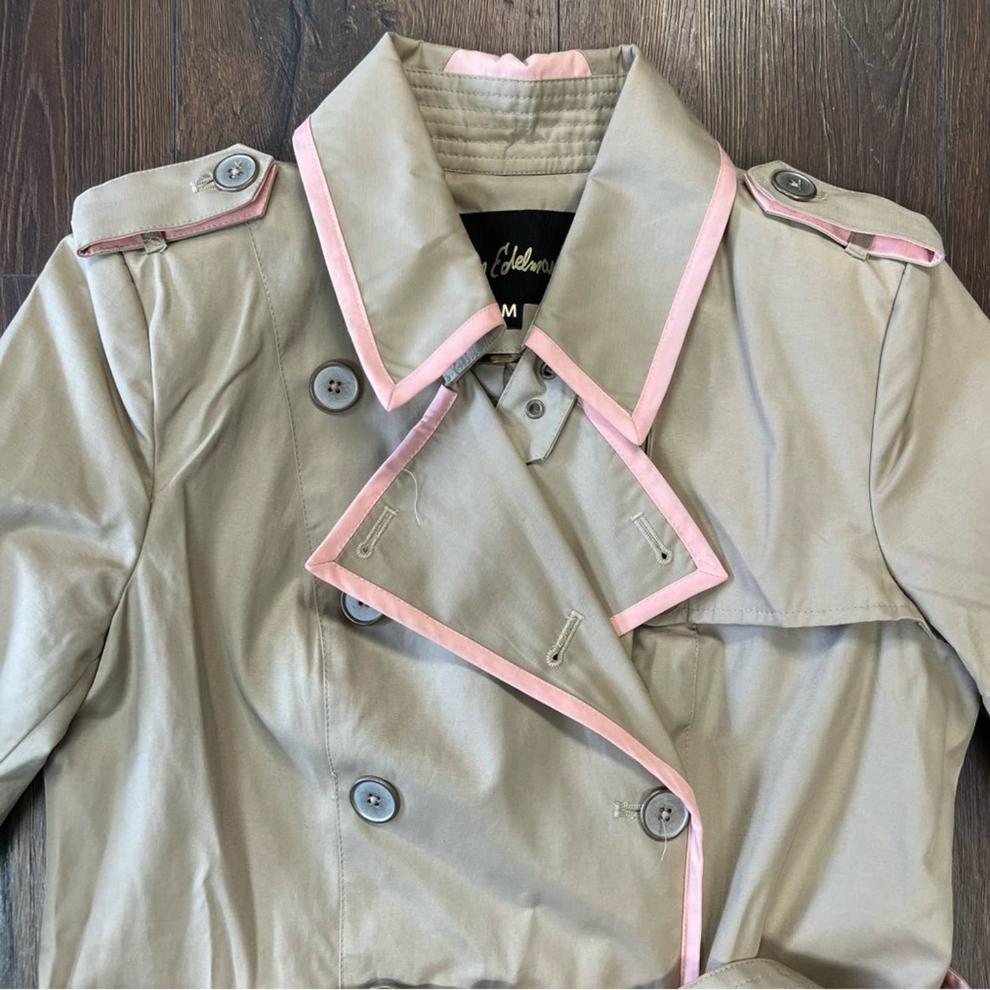 Sam Edelman Gigi tan trench coat with pink trim SZ MED
