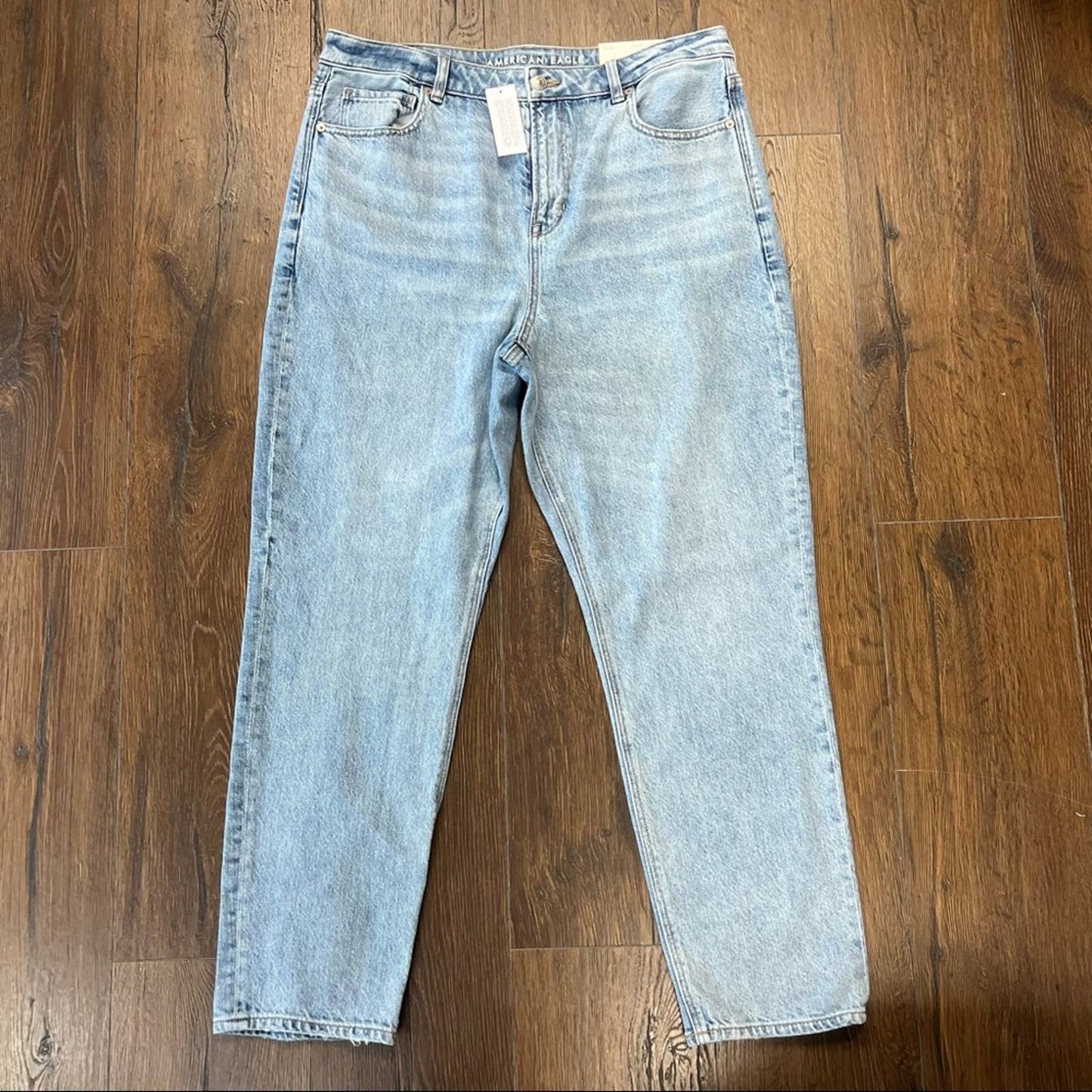 🆕 American Eagle mom jeans SZ 16
