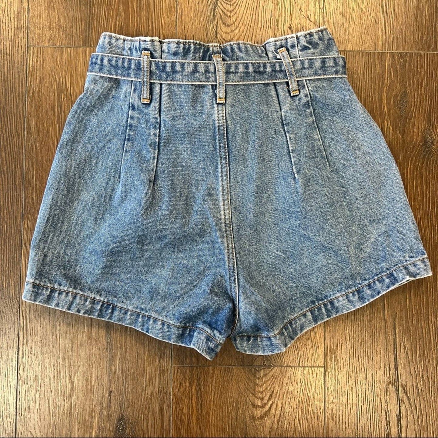 Abercrombie and Fitch natural rise paper bag belted shorts SZ 26/2