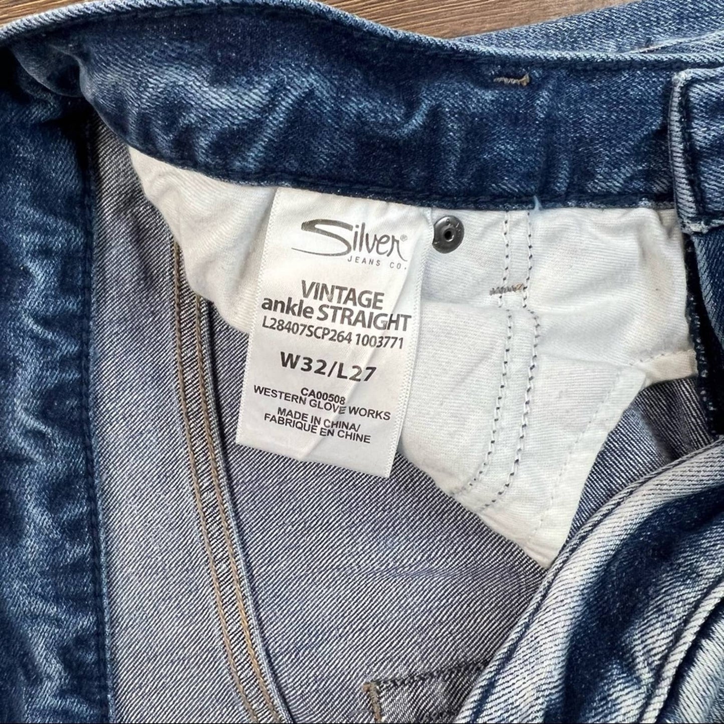 Silver jeans distressed vintage ankle straight SZ 32/12