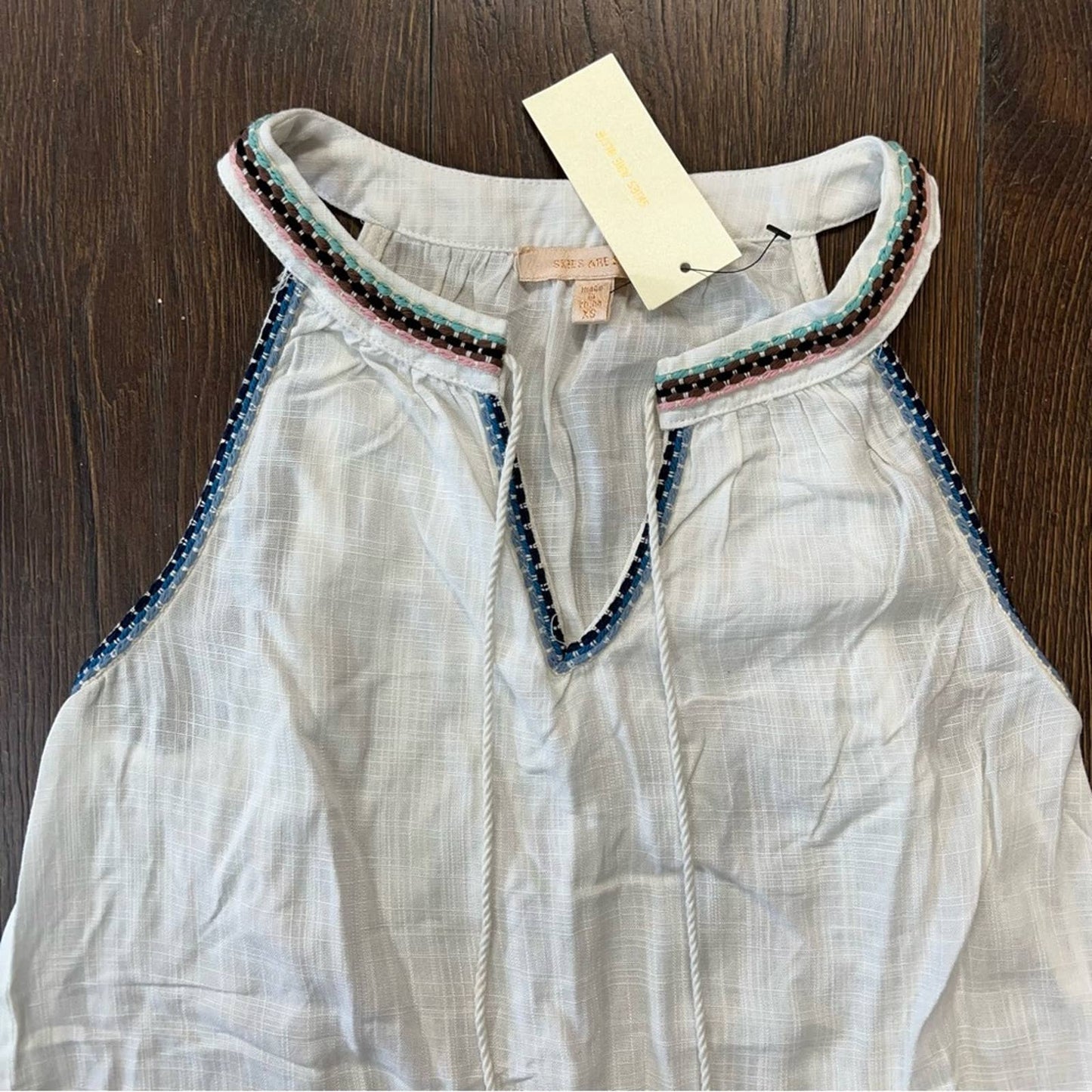 🆕 Skies are blue white tassel tank SZ XS