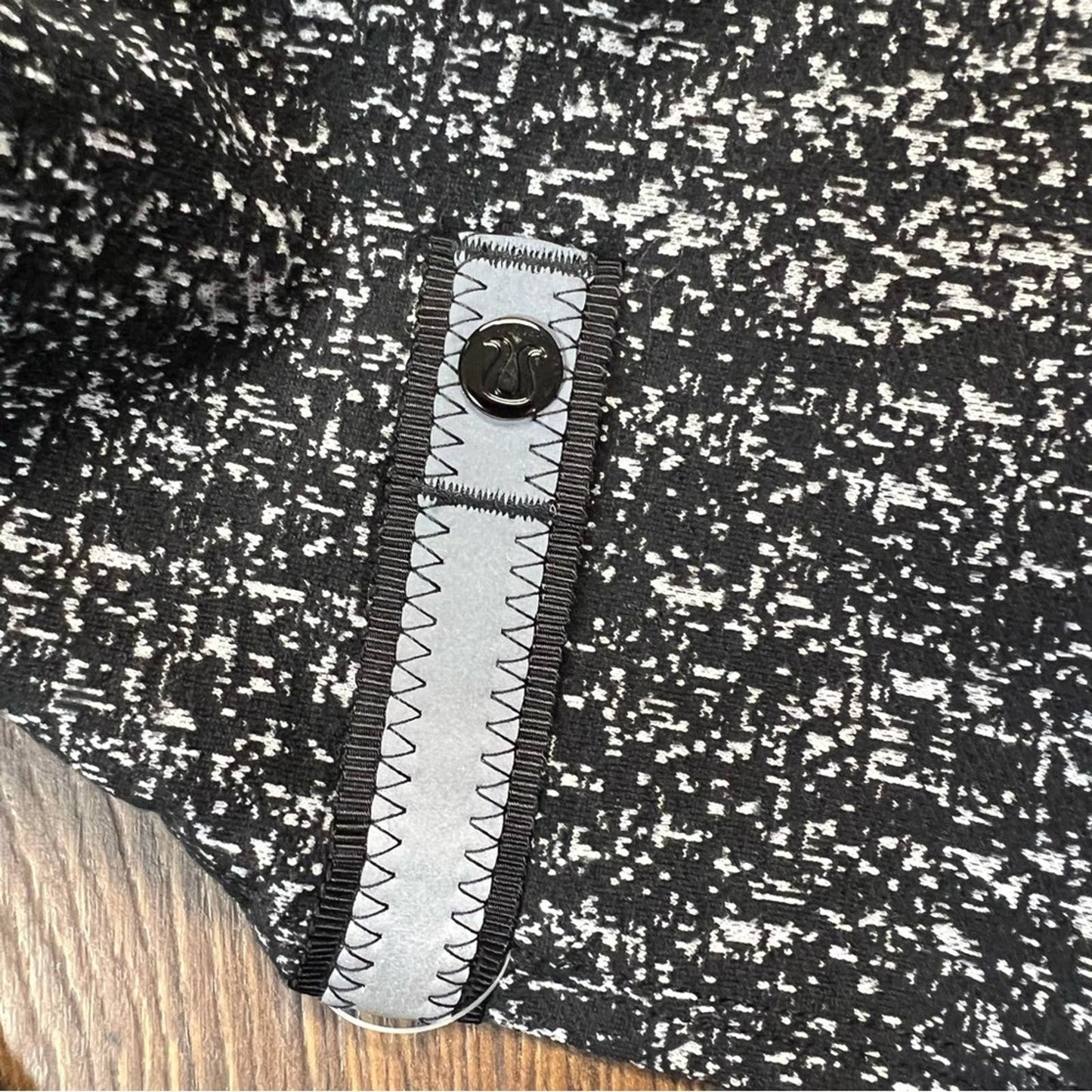 Lululemon Vinyasa Wrap Running Luon Suited Jacquard Black White / Black