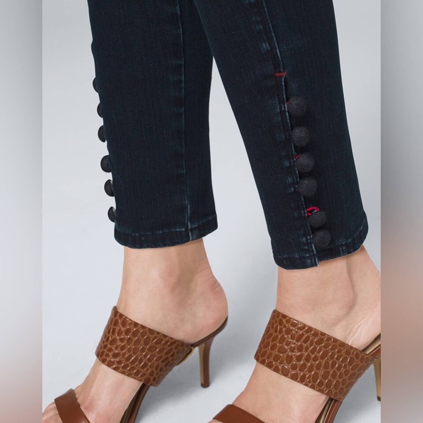 White House black market Classic-Rise Button-Detail Skinny Ankle Jeans SZ 12