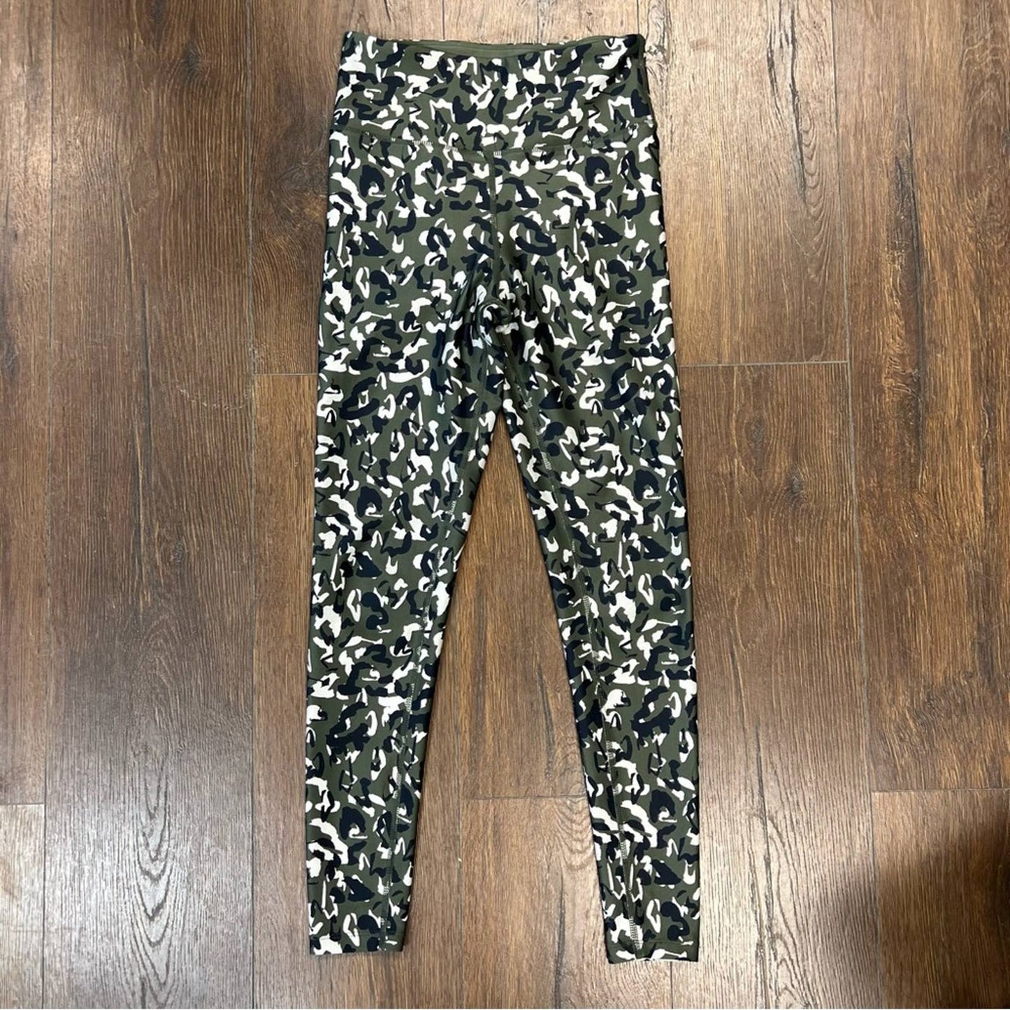 SOUL by soulcycle, leopard camo leggings
SZ XS